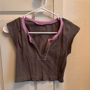 Urban Outfitters Ribbed Cap-Sleeve Crop Top in Gray with Pink Trim